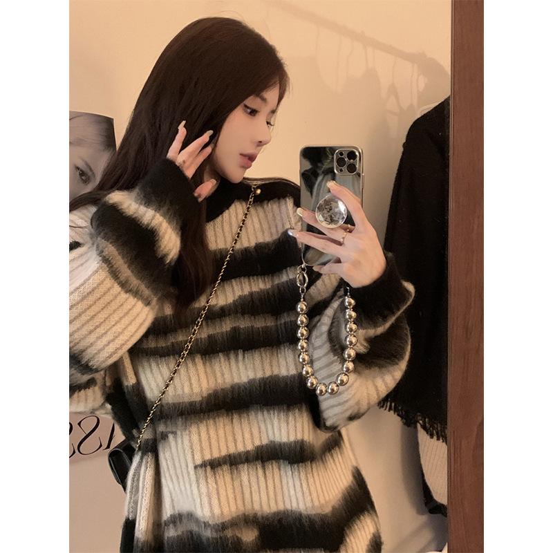 Lazy style design striped crew neck pullover knitted sweater autumn and winter new fashion loose long-sleeved temperament sweater