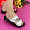 Mom Cool Slippers Women's Summer Middle-aged and Elderly Soft-soled Non-slip Leather Sandals Women's Shoes Flat-soled Fashion Outer Beach Shoes Tide