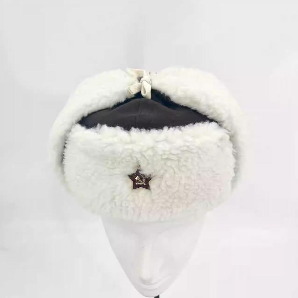 Sovětská zimní čepice, rerytina z druhé světové války, sovětský kosmos