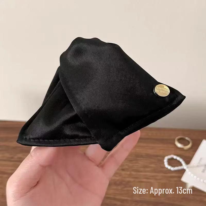 French Hepburn Style Polka Dot Triangle Hair Claw Clip - Fashionable High-End Updo Accessory