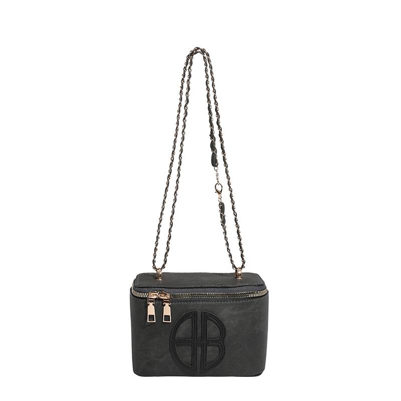 

Commuter largecapacity box type new women s casual letter splicing chain single shoulder underarm small square bag