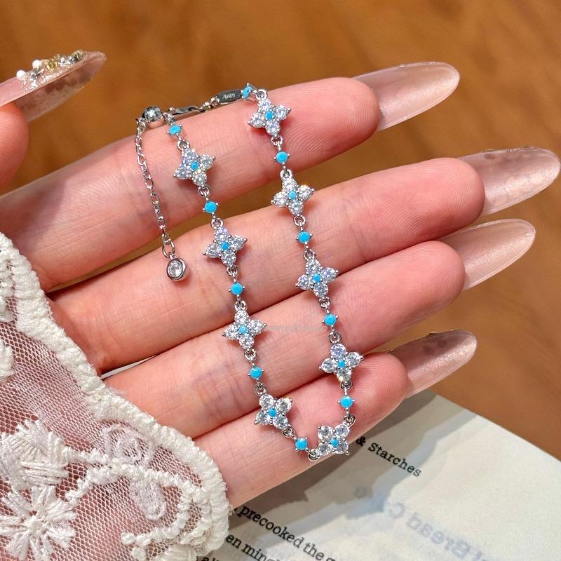 Zircon lucky grass flower bracelet new popular French retro bracelet light luxury high-end jewelry wholesale