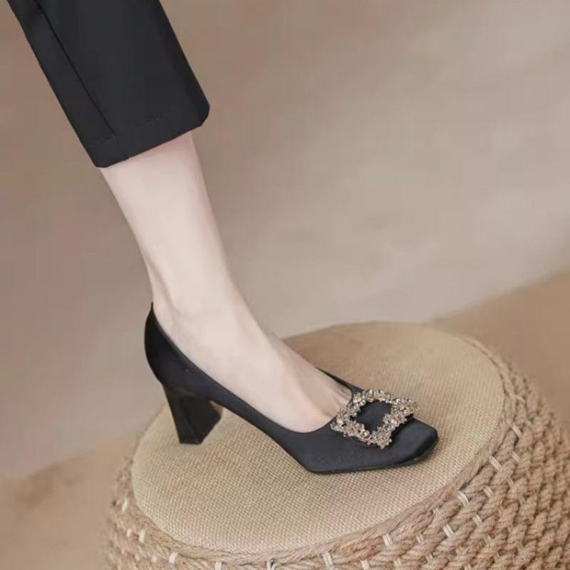 

Temperament thick heel rhinestone high heels women s autumn new black rhinestone butterfly flower square buckle decoration single shoes 41 чёрный