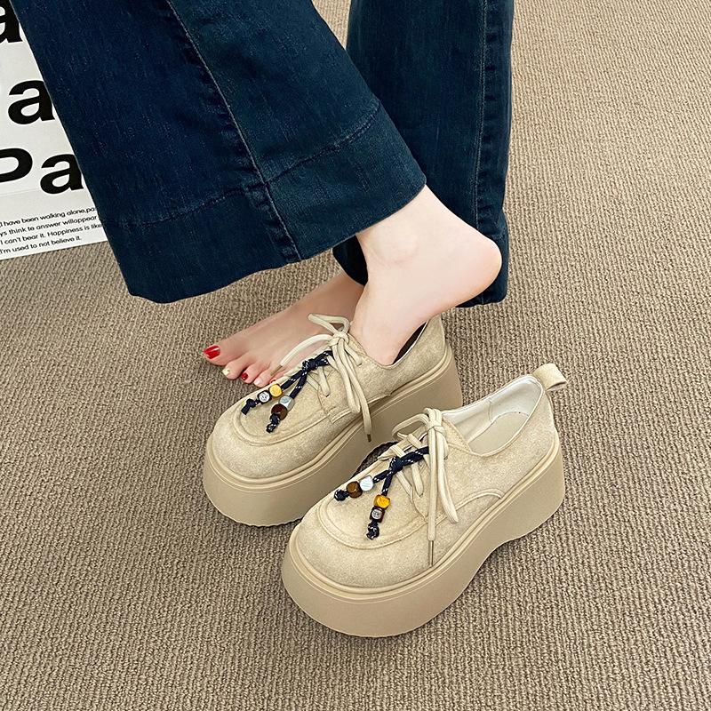 Boken Schuhe mit Plateausohle Damen All-inclusive Höhenerhöhung Herbst 2025 neue Modelle mit Röcken, Schnür-Loafer, lässige Einzel-Schuhe