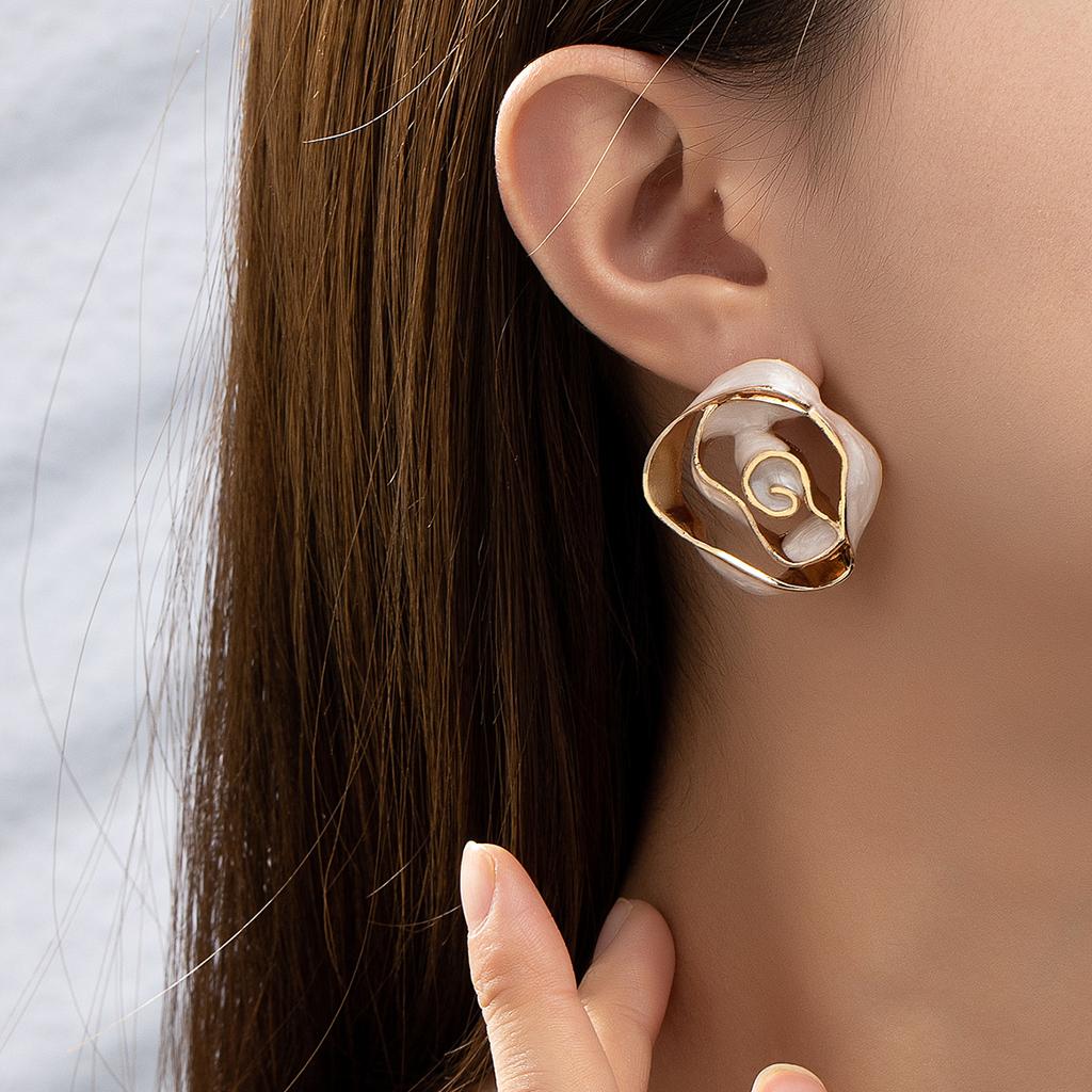 Niche Fashion Design Sense Geometric Enamel Glaze Earrings Female Japanese And Korean Internet Celebrity Temperament Simple Stud Earrings