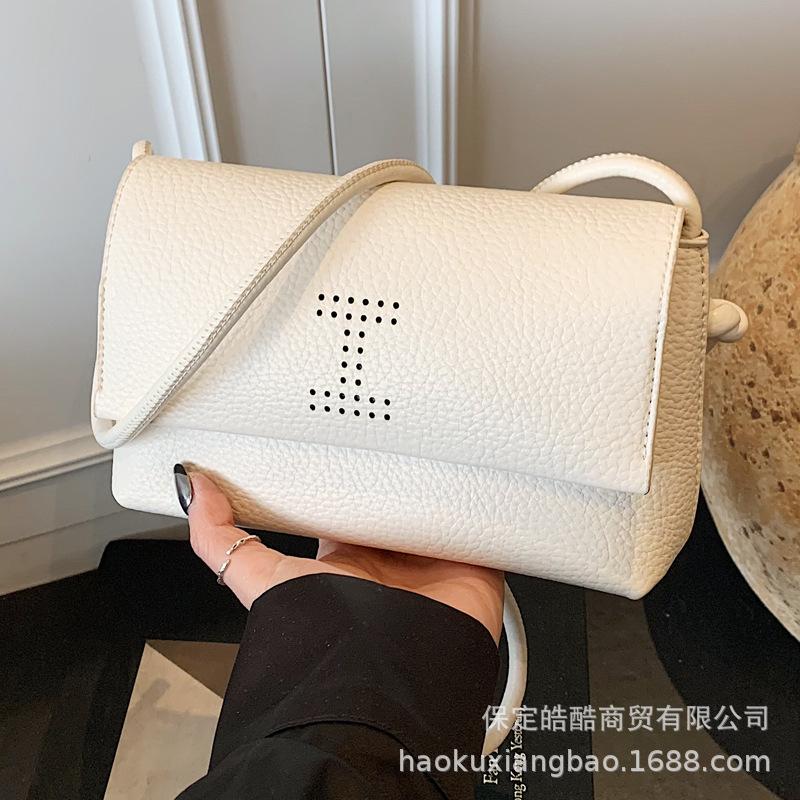 Premium Sense of Foreign Style Small Bag Women's Summer Versatile 2025 New Fashion Shoulder Messenger Bag Popular Small Square Bag