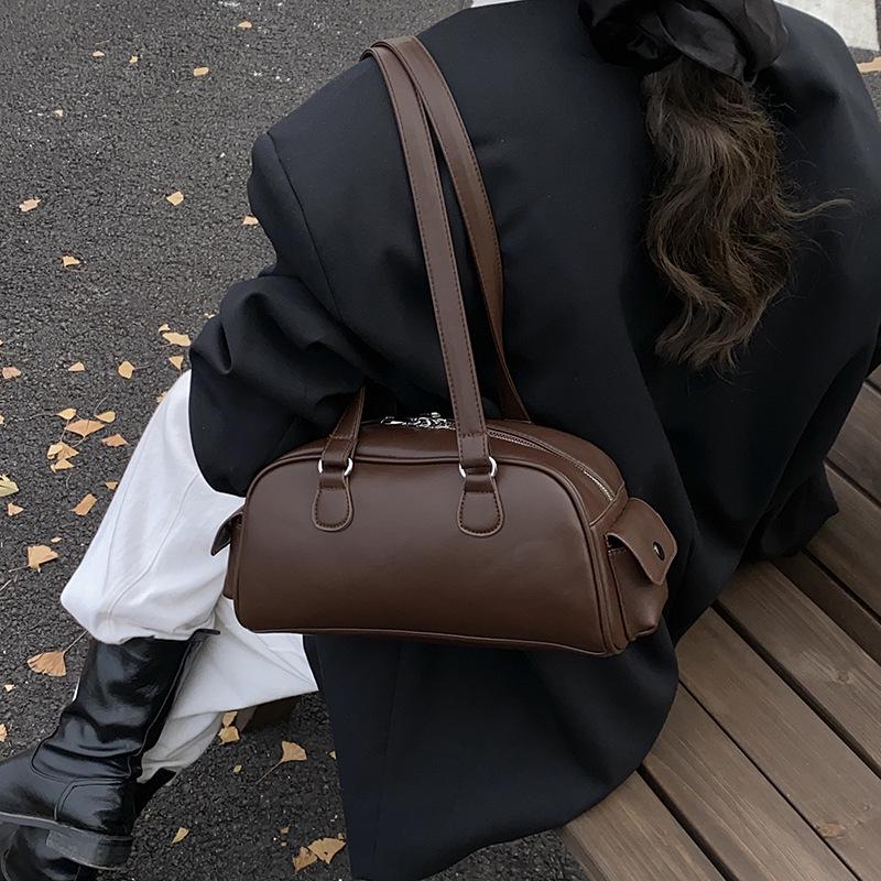 Niche Retro Handheld Underarm Bowling Bag - Women's 2025 Multi-Pocket Single Shoulder Pillow Bag