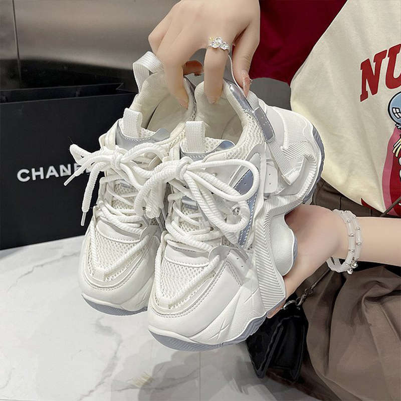 

Показать ноги маленькие жареные уличные платформа папины кроссовки универсальное увеличение роста новая осень маффин повседневные спортивные туфли 39 серебряный серый