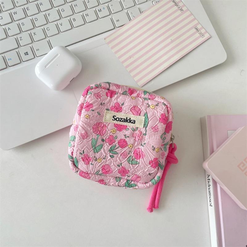 

57104 Cartoon girls sanitary napkin storage bag Large capacity girls menstrual sanitary napkin storage bag Portable bag