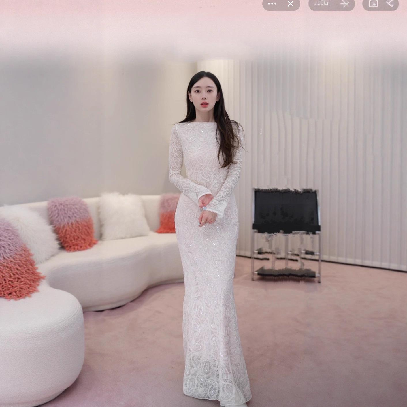 Элегантное Французское Кружевное Платье-Русалка с Блестками - Формальное Платье, Подчеркивающее Талию и Стройнящее Small