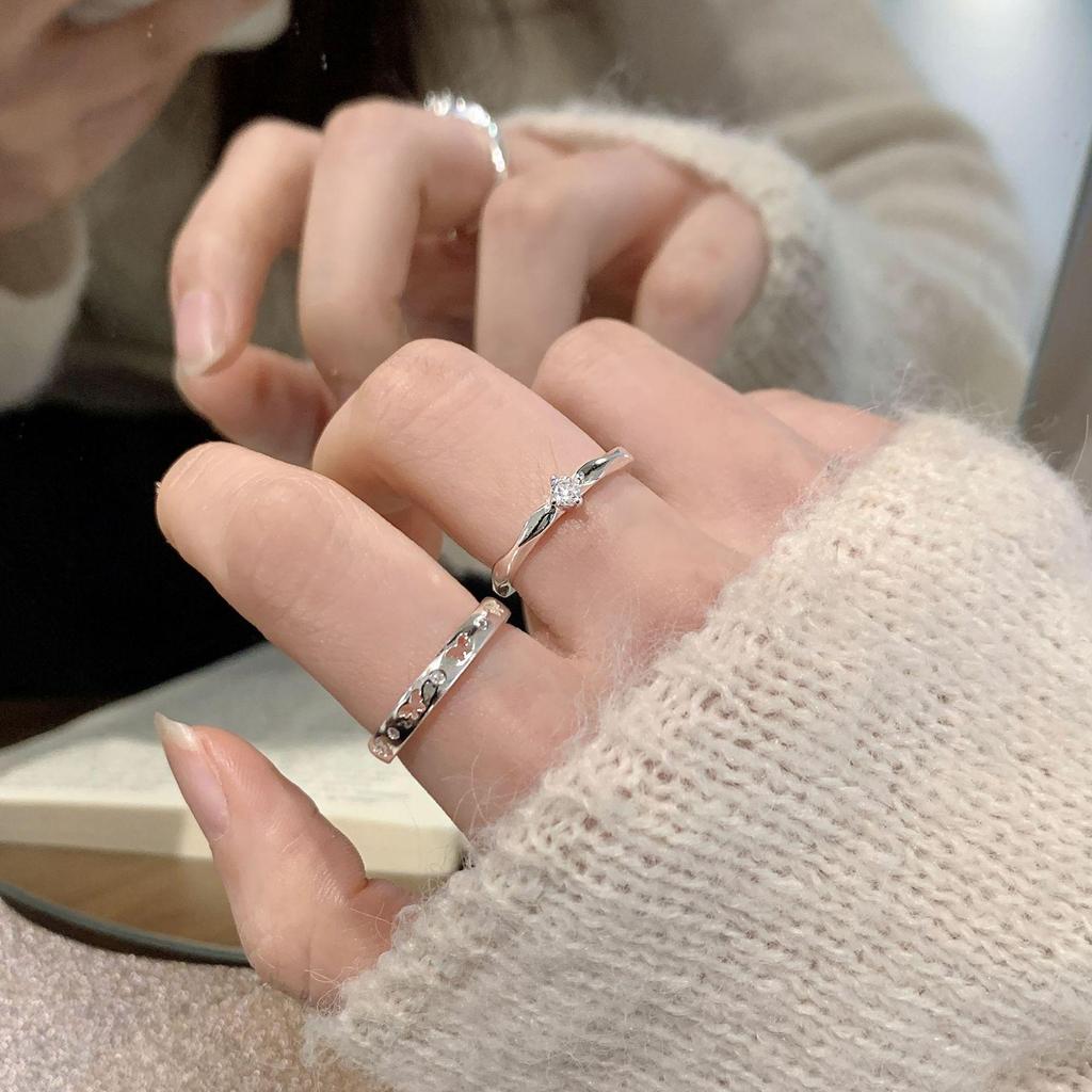 Delicate Butterfly Ring for Women: Open Design, Thin Band, Stackable, Ideal for Index Finger.