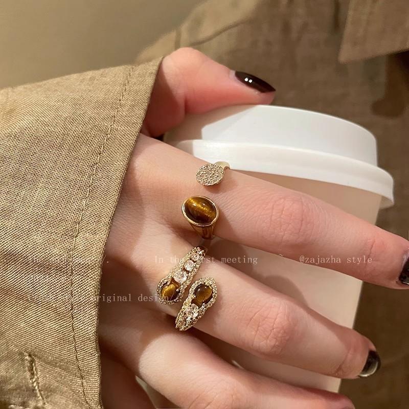 Tiger-eye Zirconite Ring - A Stylish and Luxurious High-end Ring for Women, Suitable for The Index Finger, Featuring A Fashionable and Unique Design.