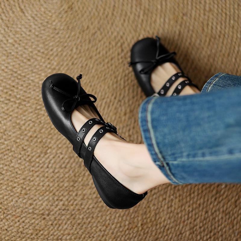 

New leather casual single shoes women s low-top beef tendon sole soft sole four-season lazy shoes shallow mouth foot cover non-slip large size shoes 39 чёрный