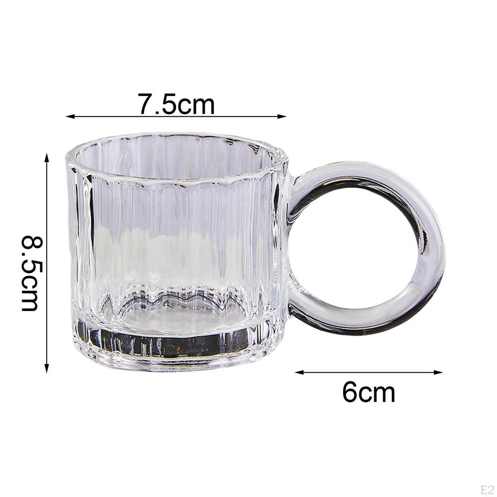 Elegantes Glasbecher-Set für den Morgen