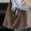 Einschultertasche mit Leopardenmuster Mode, Hohes Aussehen, Nische und Entspannte Tragetasche