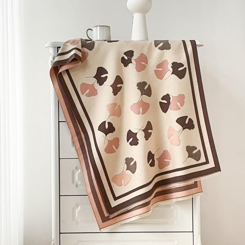 Autumn and winter ginkgo biloba leaf print double-sided two-color imitation cashmere thermal scarf women's sweet wind air conditioner shawl