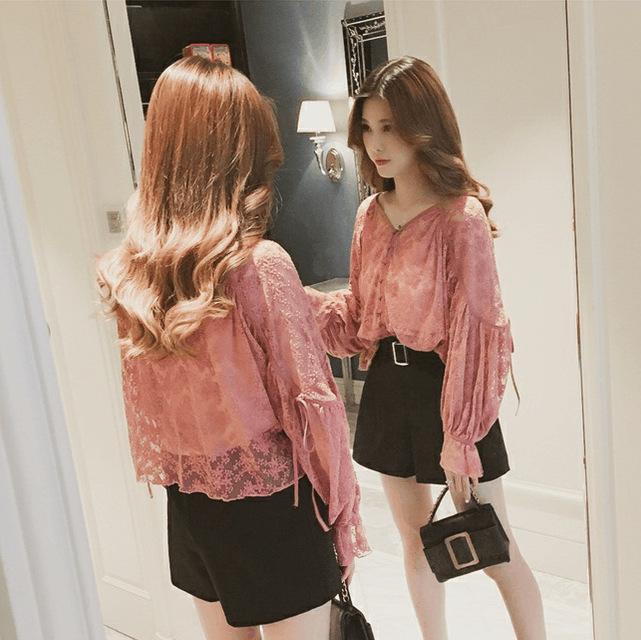 Bluză cu dantelă cu gât în V în stil coreean - Mânecă lungă pentru femei, dulce, croială lejeră pentru primăvara/toamna 2025.
