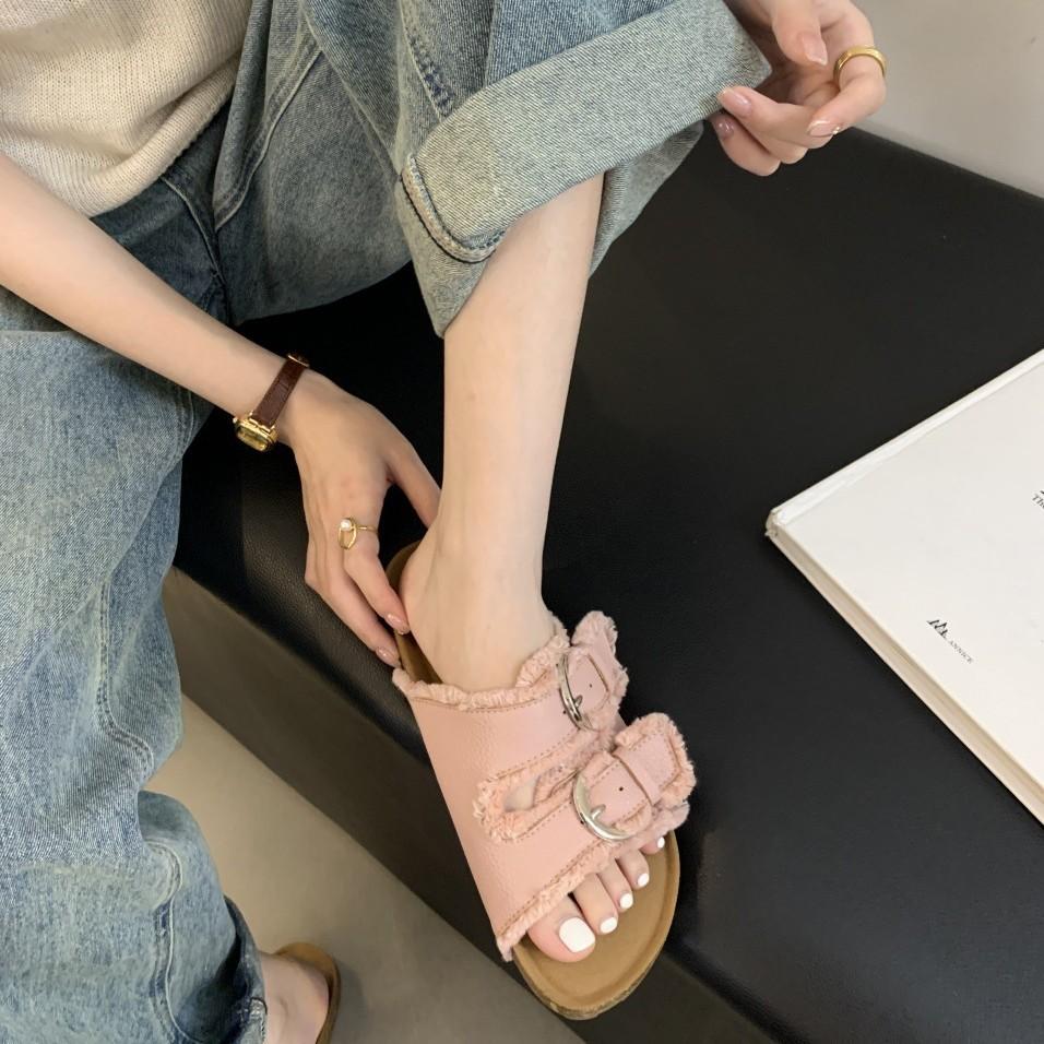 Korean Version of Internet Celebrity Belt Buckle Cool Slippers Women's Summer 2025 New Niche Retro Fringed Fashion Outside Sandals