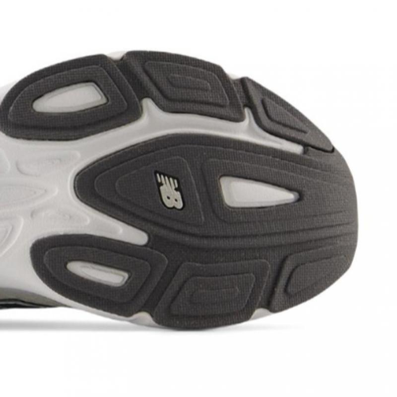 New Balance Amaste V1 Shoes Silver