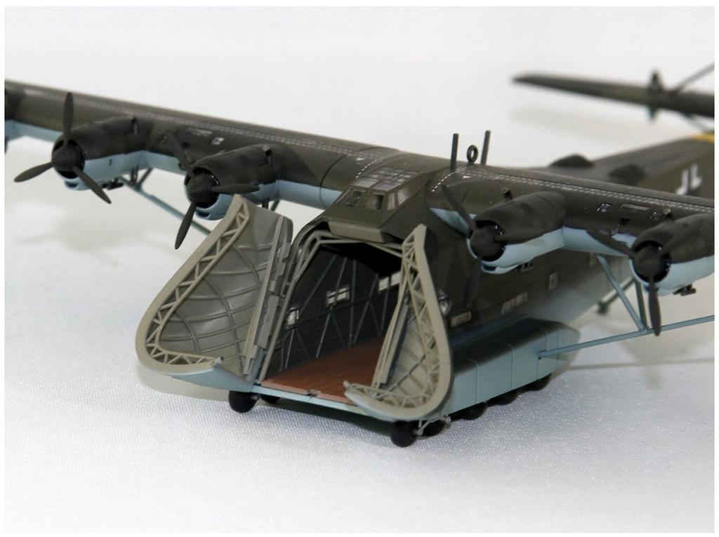 Pit Road SN Series German Air Force Me323 Gigant Transport Plane Plastic Model SN20 1/144 D-1