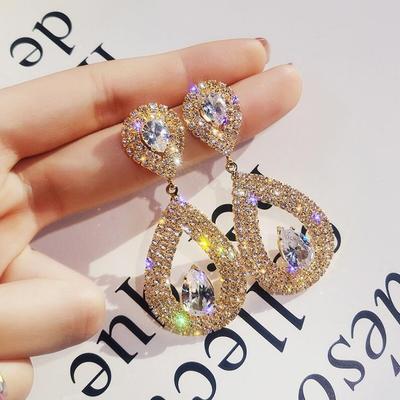 Bekleidungszubehör Super Flash Diamond Drop Ohrringe Koreanische Persönlichkeit Vielseitige Ohrringe, Ohrstecker