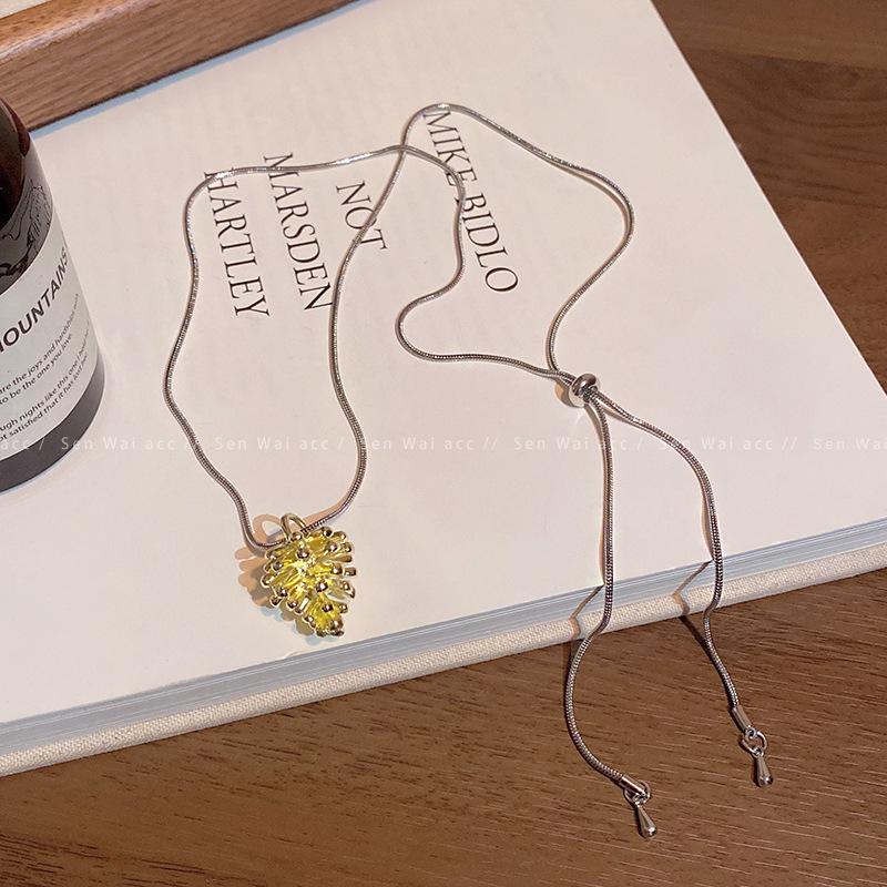 

Корейская инс серебряная сосновая шишка длинное вытягивающееся ожерелье ретро легкая роскошь нишевая цепочка для свитера