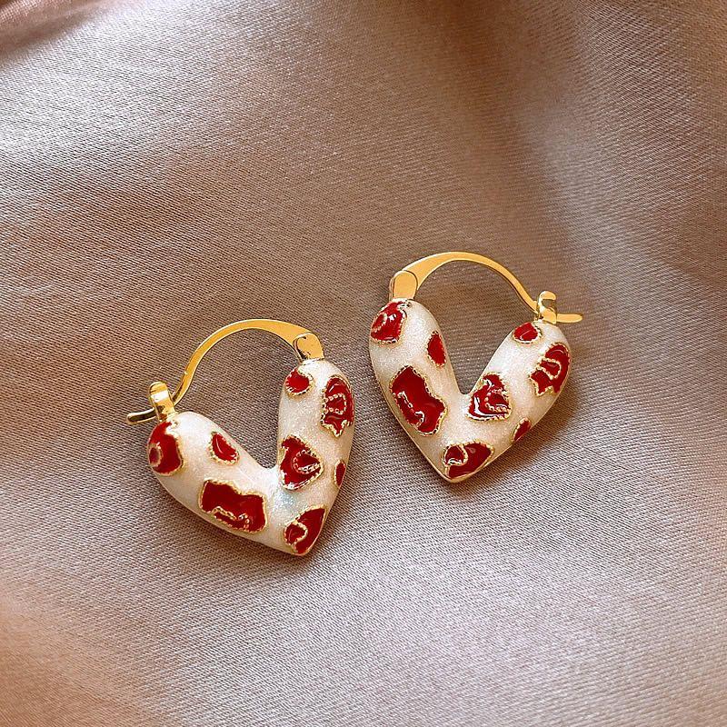 

Flammulation Love Heart Earrings New Accessible Luxury Unique Graceful Earrings Women s Autumn and Winter Niche Design Classy Ear Clip Red Floral Heart Earrings