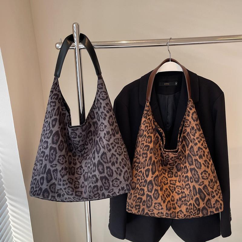 Fashionable Retro Leopard Print Pattern Womens Casual Tote Bag For Commuting
