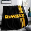 1 szt. Koc flanelowy z nadrukiem Dewalt, Wysokiej jakości, Na wszystkie pory roku, Wystrój domu, Ciepło i komfort, Idealny na prezenty świąteczne