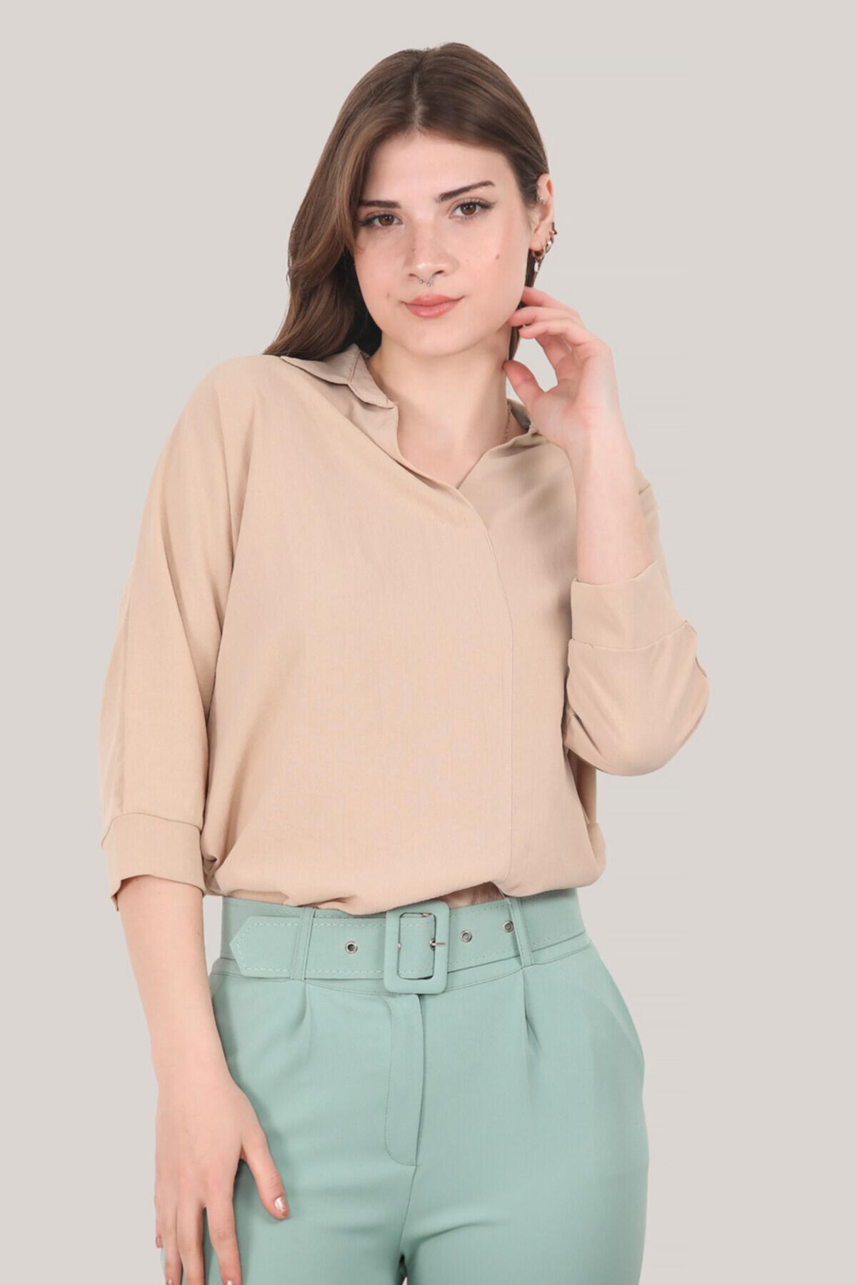 

Женская блузка с рубашечным воротником