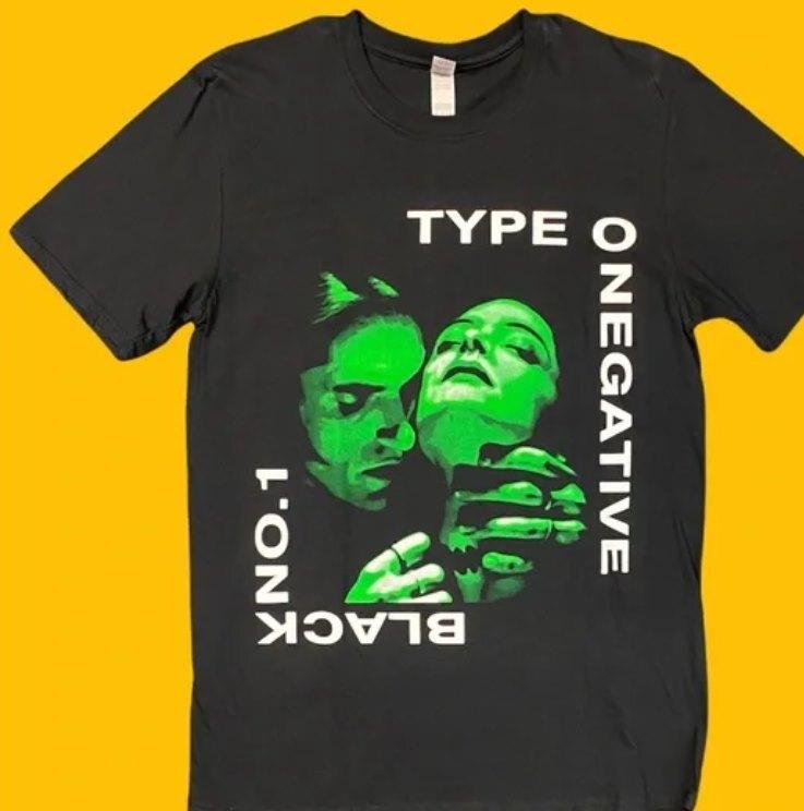 

Type o negative graphic Tshirt ! XL