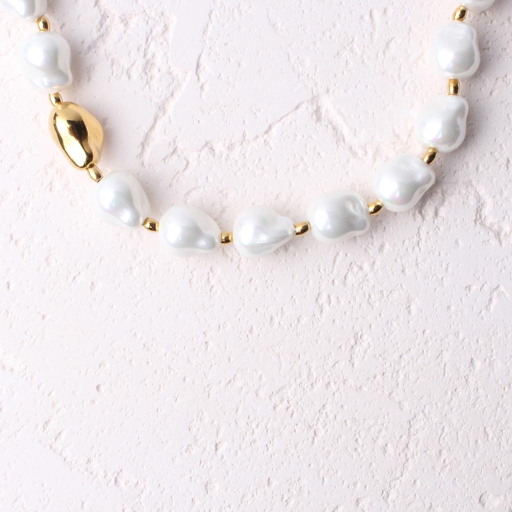 Bien Vetu Gold Point Baroque Imitation Pearl Necklace