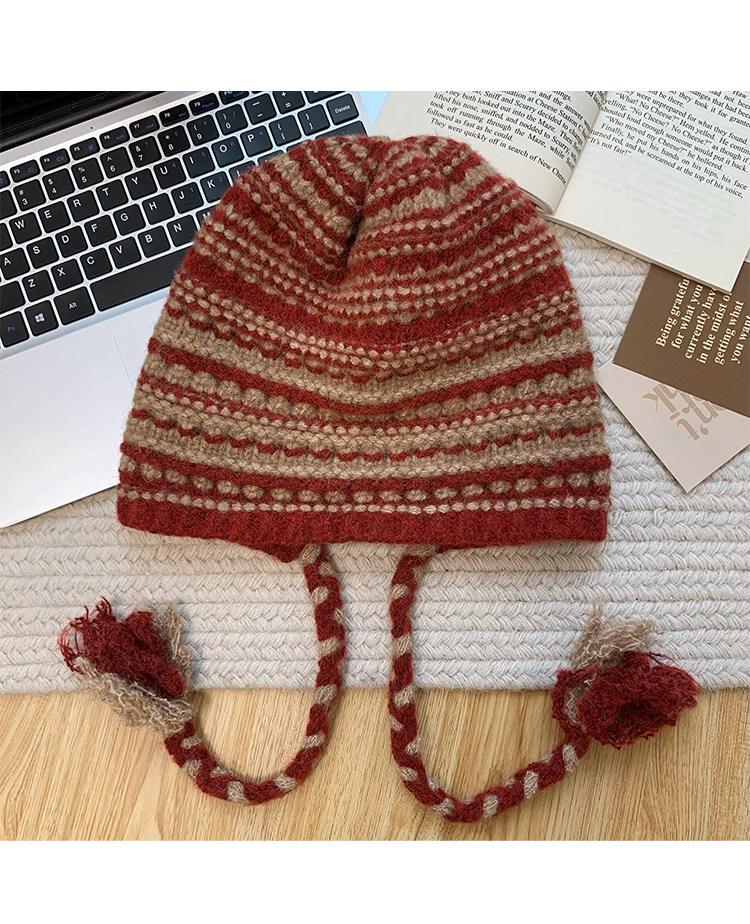 Autumn and winter striped cute hat women's big head circumference shows small face warm wool hat thickened encryption windproof knitted hat