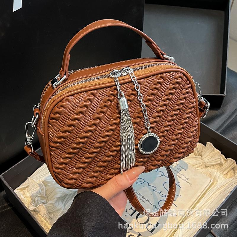 Hand Bag Women's 2025 New Trendy Autumn and Winter Light Luxury Niche High-end Shoulder Bag Commuter Messenger Small Square Bag