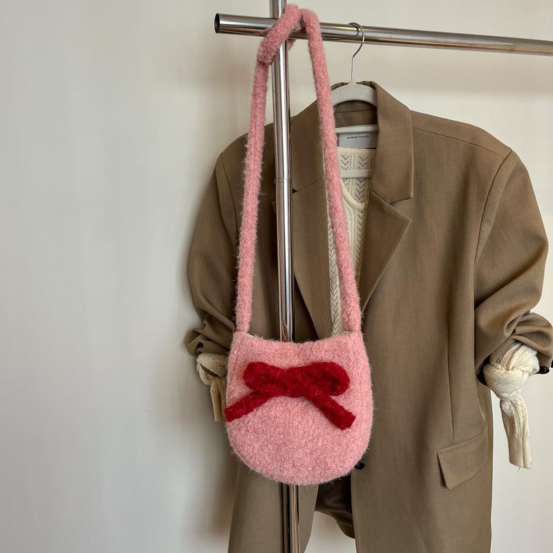 Korean spring new fashion niche design large-capacity student foreign style bucket bag women's shoulder trend oblique span bag