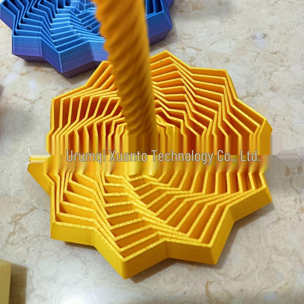 3D Optical Illusion Folding Toy: Polygon Carrot Tower Spiral