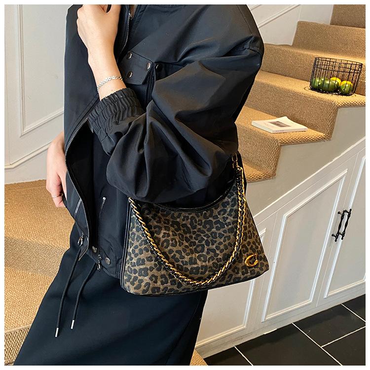Leopard Print Bag Women's Large Capacity Autumn and Winter Niche Retro Messenger Bag One Shoulder Underarm Dumpling Bag