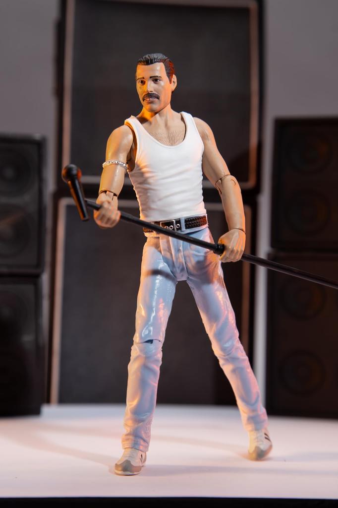 McFarlane Toys Music Maniac Rock Freddie Mercury Actionfigur – 15 cm