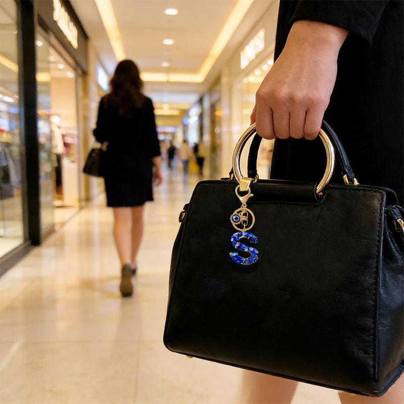 1PC Key Rings Stylish Alphabet Initial Charm Bags Eyes Fashion Resin Car Blue Phone Pendants Keychain