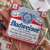 König des Bieres B-Budweiser Kissenbezüge Cartoon Sofa Dekorativ Zuhause Doppelseitiger Druck Kurzer Plüsch Niedliche Kissenhülle