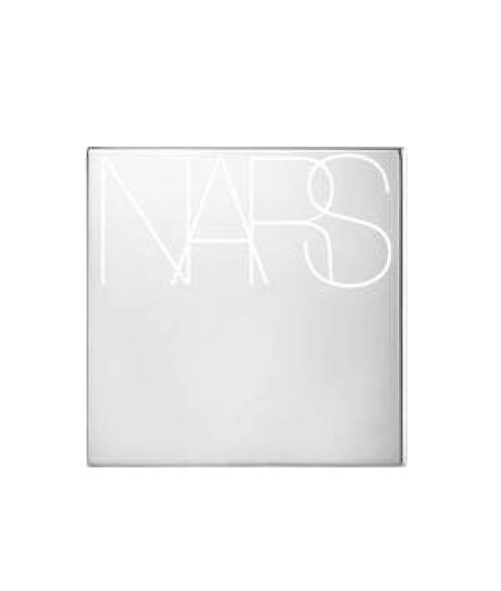

NARS Natural Radiant Long Wear Cushion Foundation Case 5297 серебряный