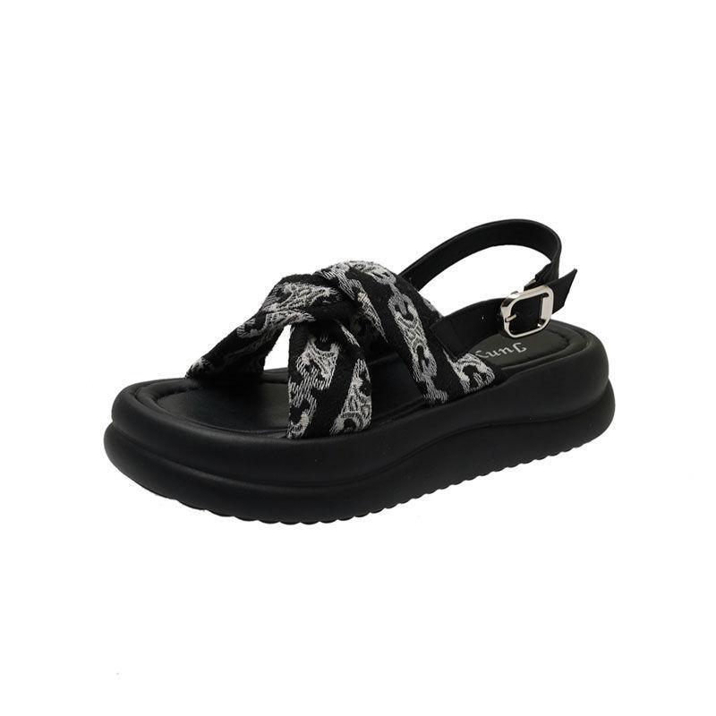 Stepping on shit, black thick-soled heightening Roman sandals for women's summer wear with skirts 2025 new seaside beach shoes