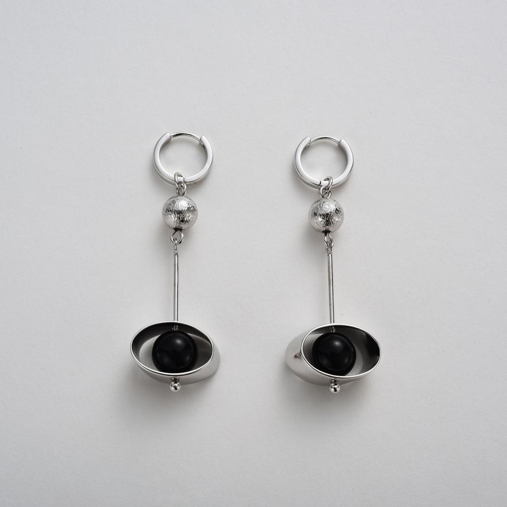 Original Design Premium Metal Copper Platinum Plated Black Agate Pendant Ear Buckle Earrings Temperament Fashion Earrings Women