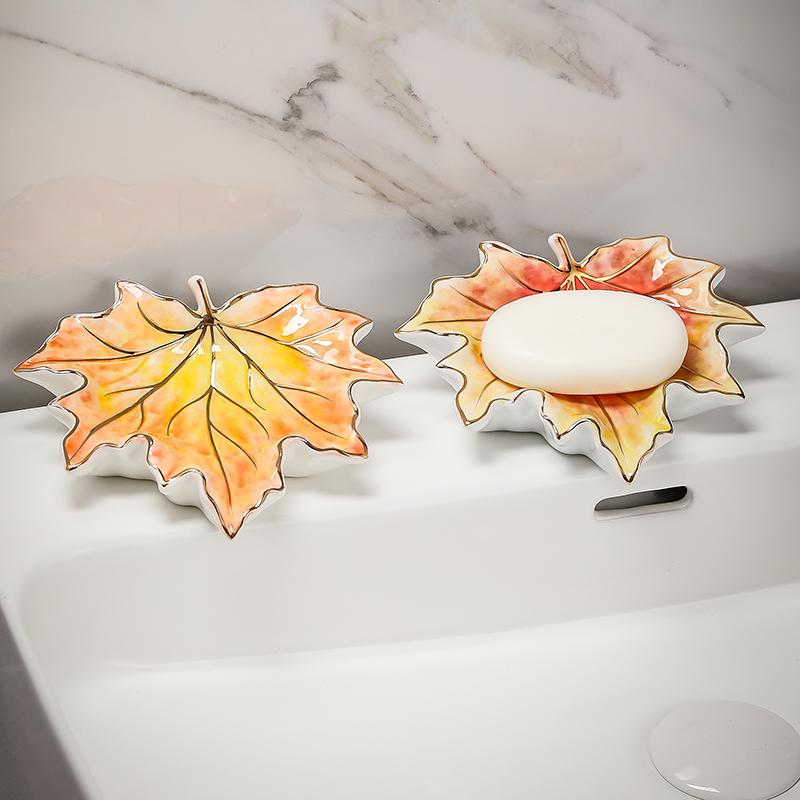 Ceramic Maple Leaf Soap Dish Holder Drain Portable Home Bathroom El Soap Box Tray Bathroom Accessories Crafts Gift