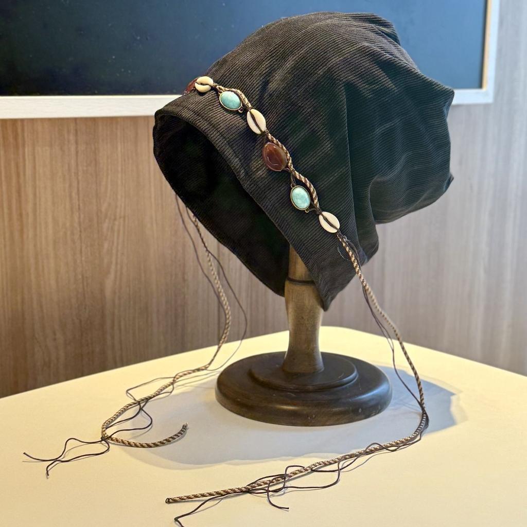 Fashionable Gem Chain Decorated Solid Color Versatile Outdoor Photography Autumn Winter Warm Overhead Hat