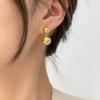 Fashionable Niche High-end Earrings, Cool Style Earrings, Women's Summer 2025 New Small Ball Personalized Earrings.
