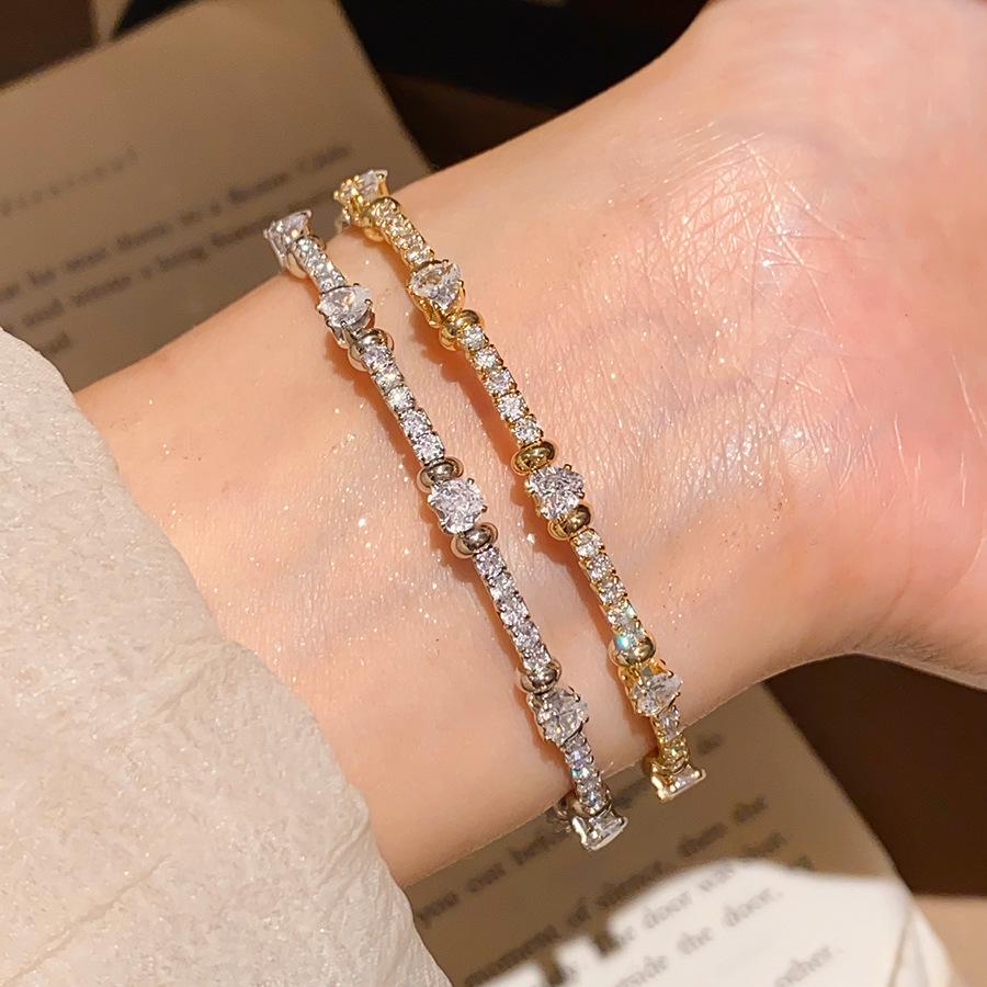 Elegant Zirconia Heart Bracelet: High-End European & American Design, Versatile and Luxurious Hand Jewelry