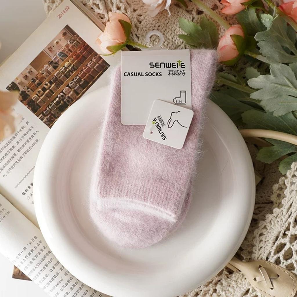 3-1 Knitted Women's Socks for Autumn and Winter, Thick and Warm Socks for Commuting, Versatile and Cold Resistant, Soft Autumn and Winter Socks