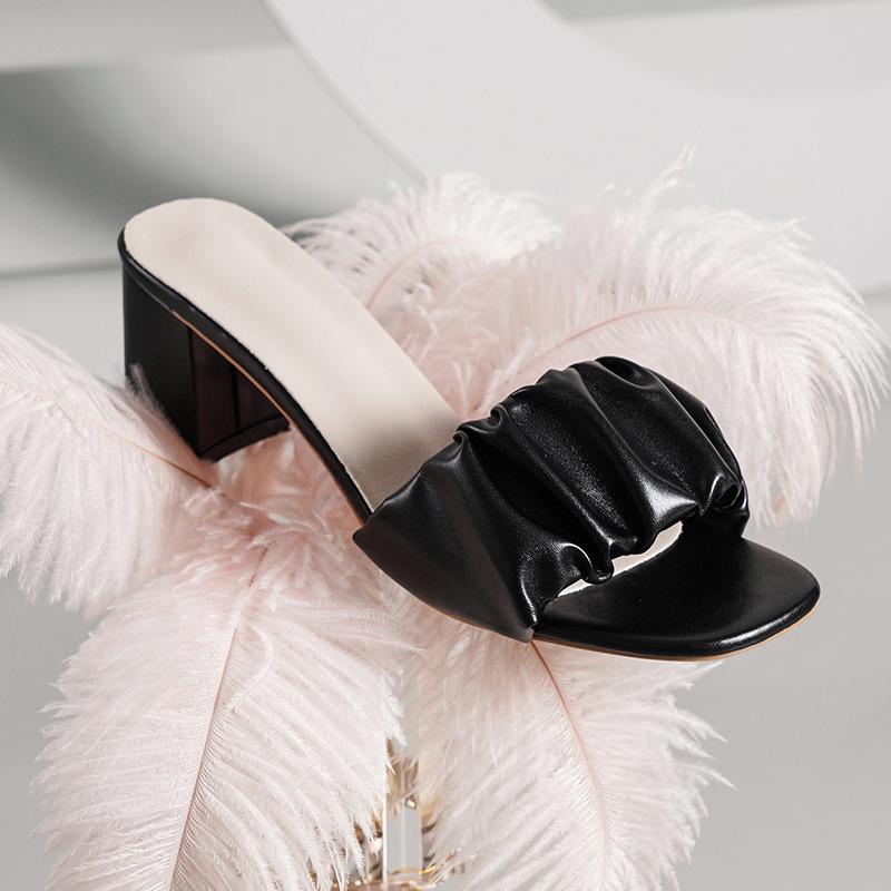 Foreign trade new large size pleated middle heel one-word slippers women's thick heel candy color square head cool slippers independent station