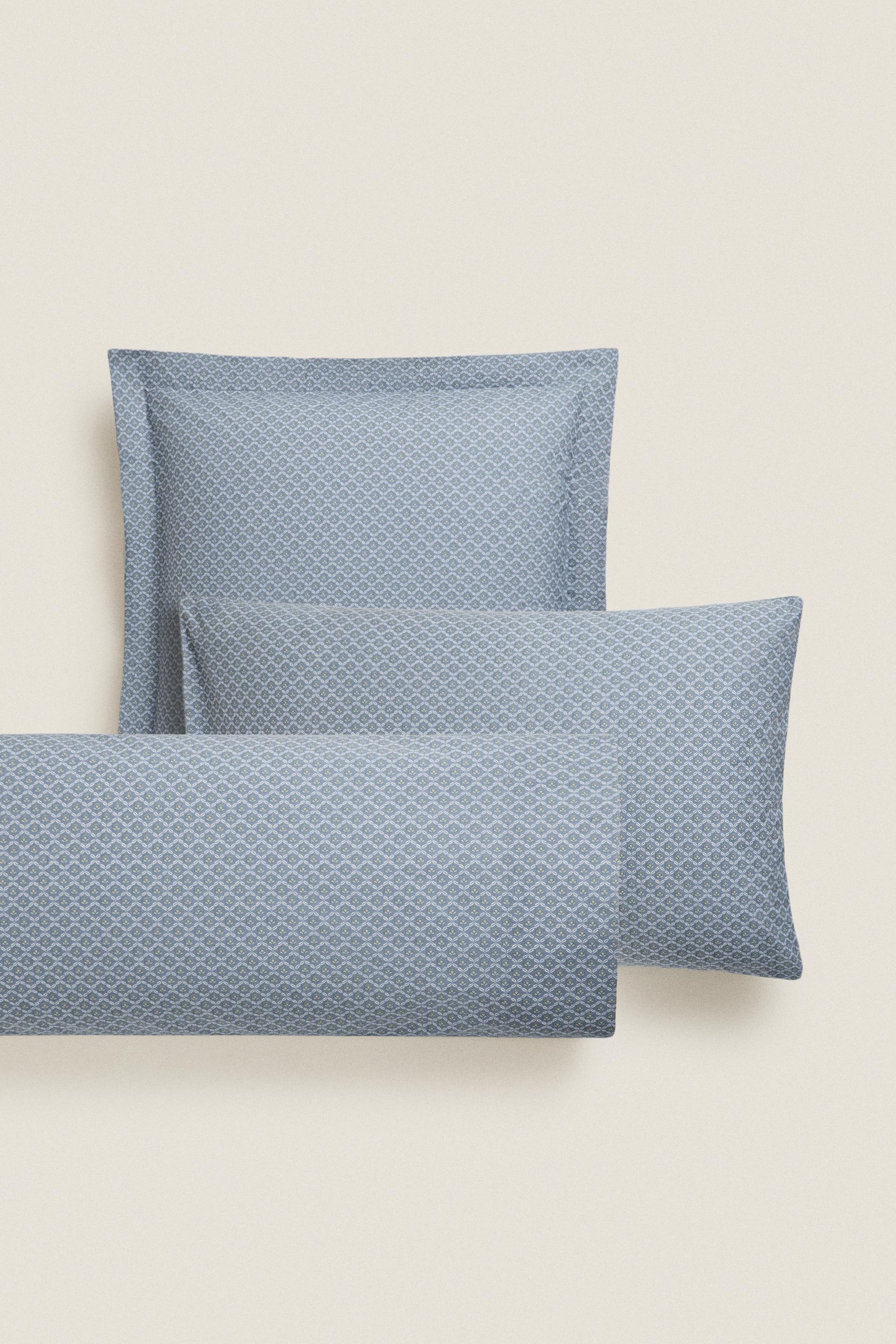 

GEOMETRIC PRINT PILLOWCASE